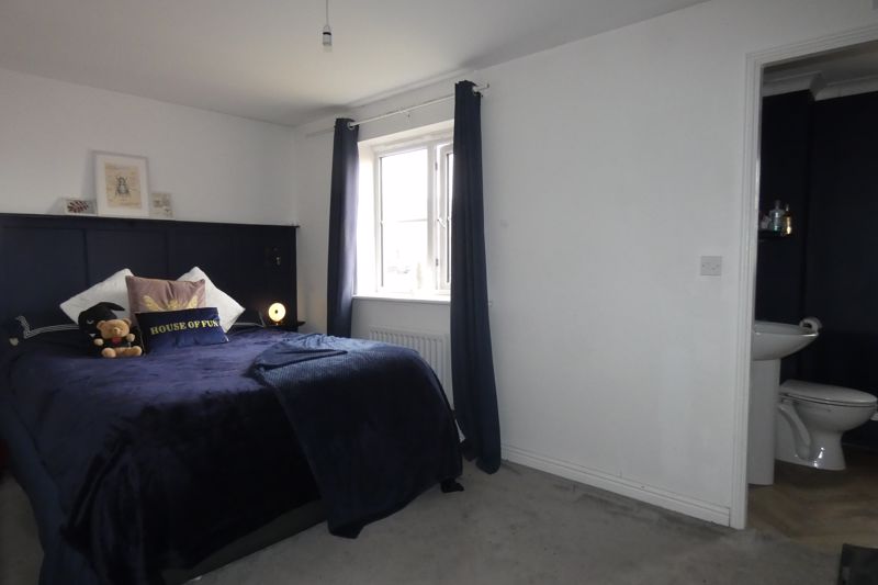 Main Bedroom/En-suite- click for photo gallery